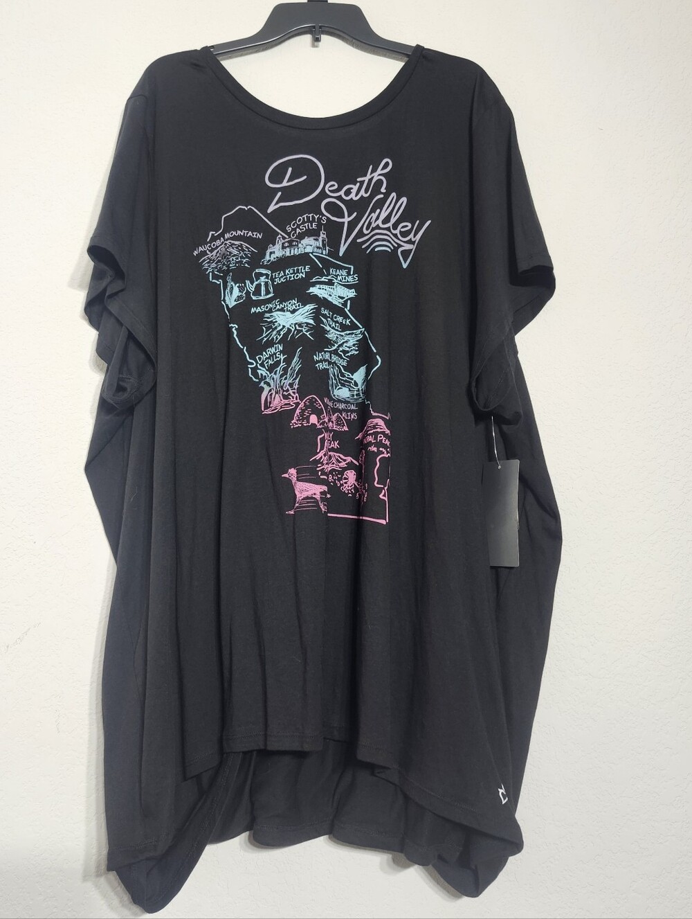 Happy Camper By Torrid Size 6 Death Valley Graphic Open Back Black Tee